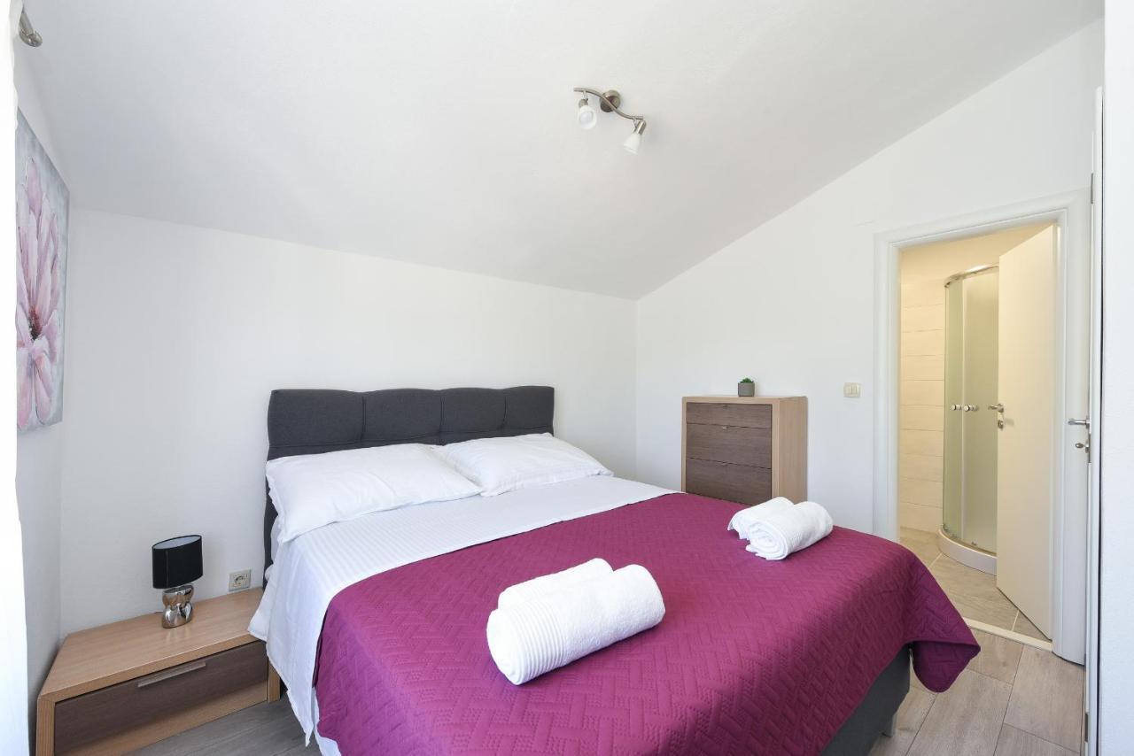 Apartman Magas With Private Pool Vinjerac Exterior photo